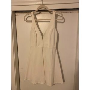 White Lulus Dress: Size Medium